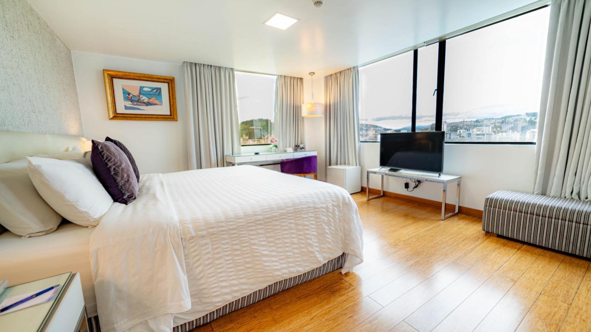 Hotel Rio Amazonas Кито Экстерьер фото